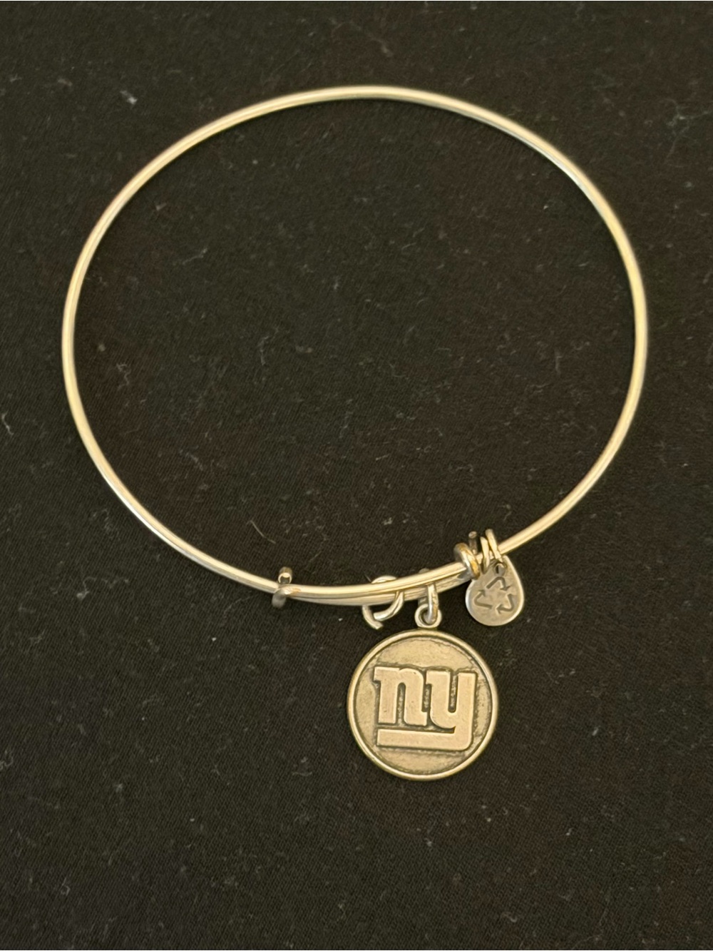 Alex and Ani New York Giants Silver Team Logo Charm Bangle Bracelet